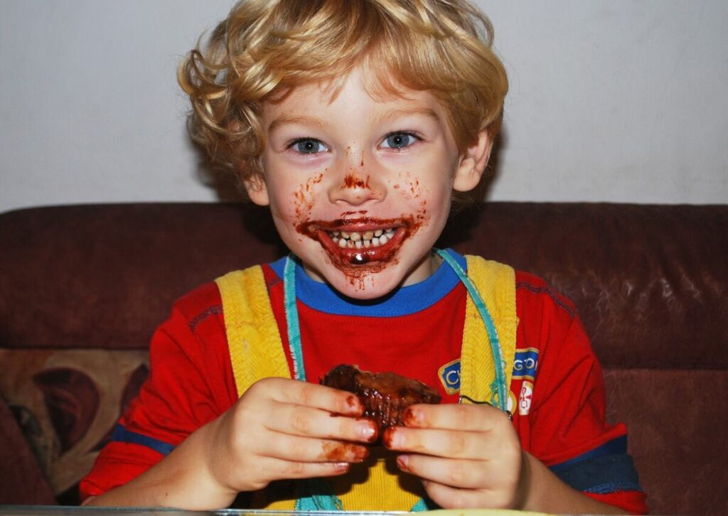 Child in Food Fight at Dinner time - Funny life goals